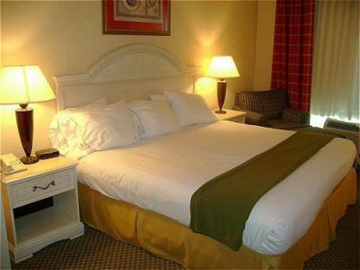 Express & By Ihg 2*
