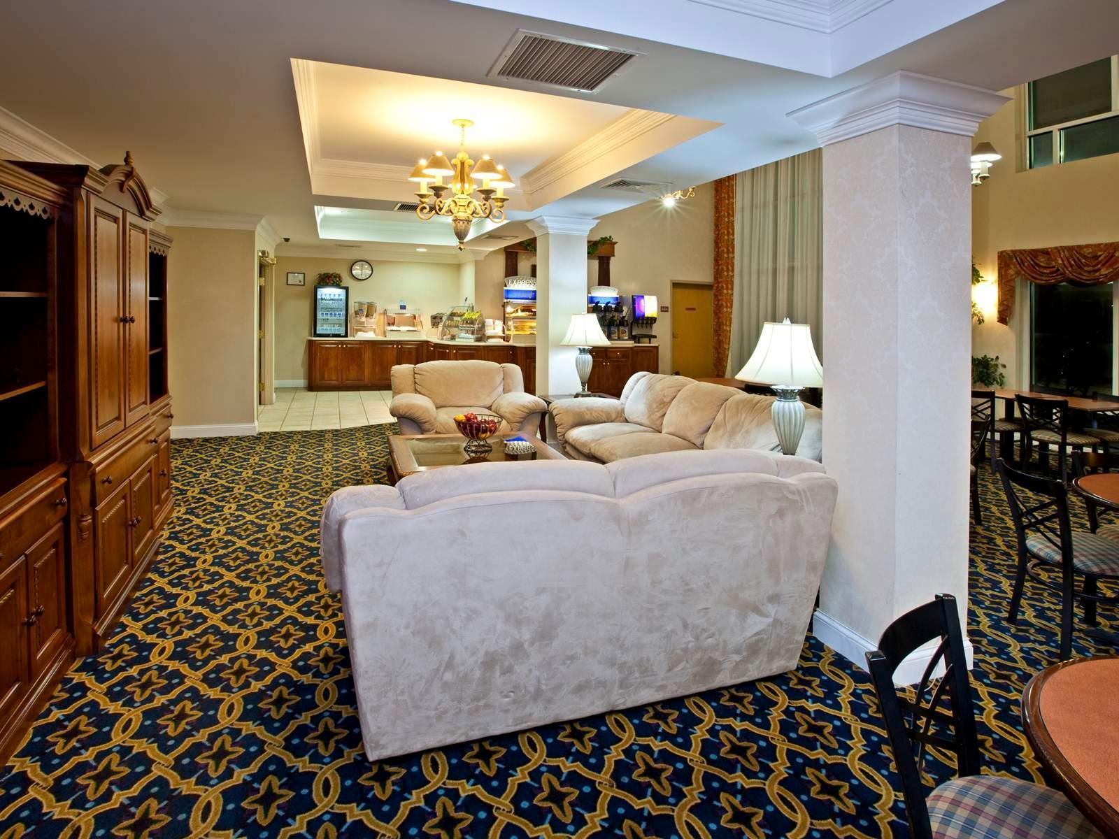 Express & By Ihg 2* Richmond