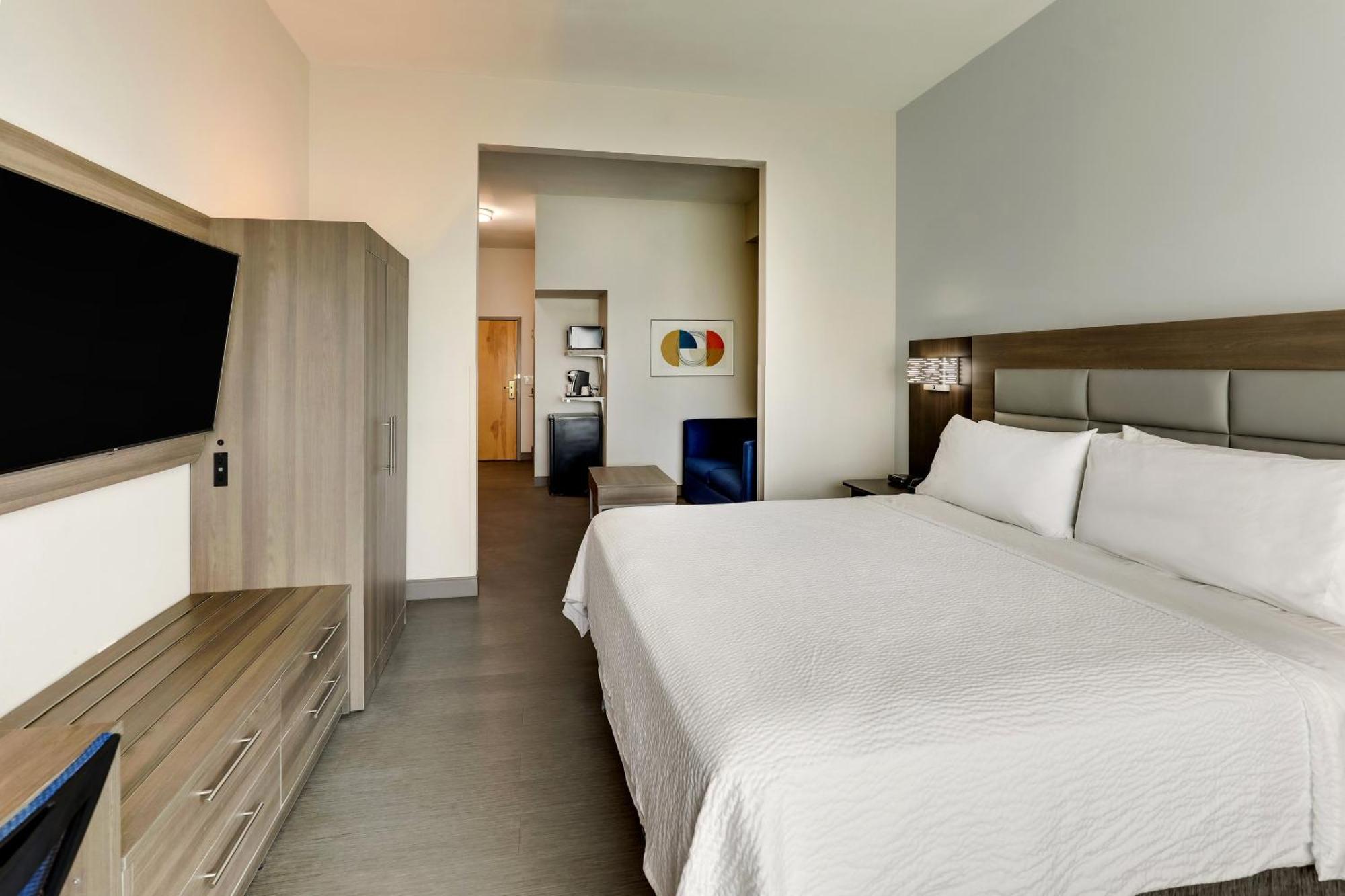 Express & By Ihg Hotel