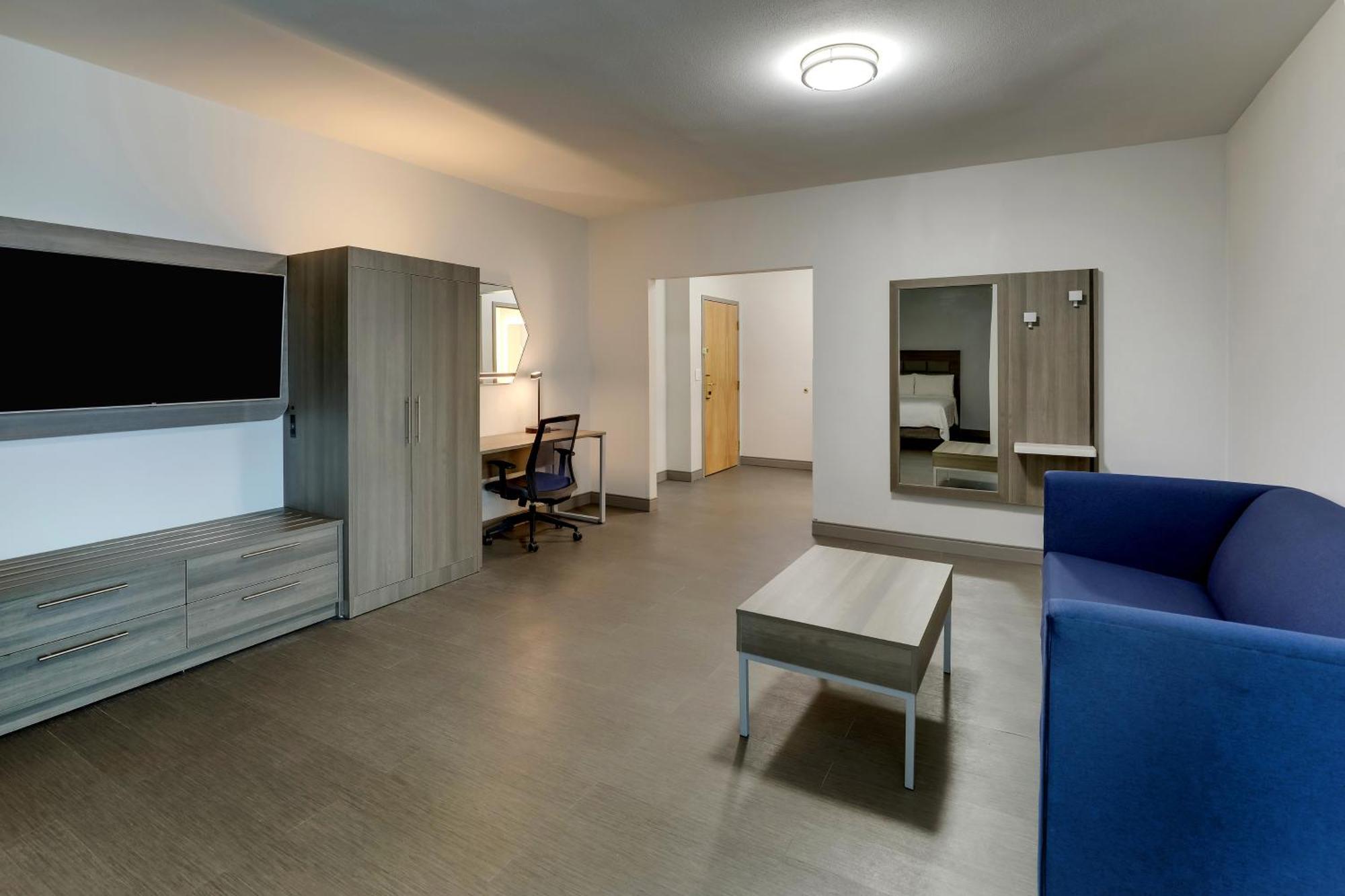 Hotel Express & By Ihg