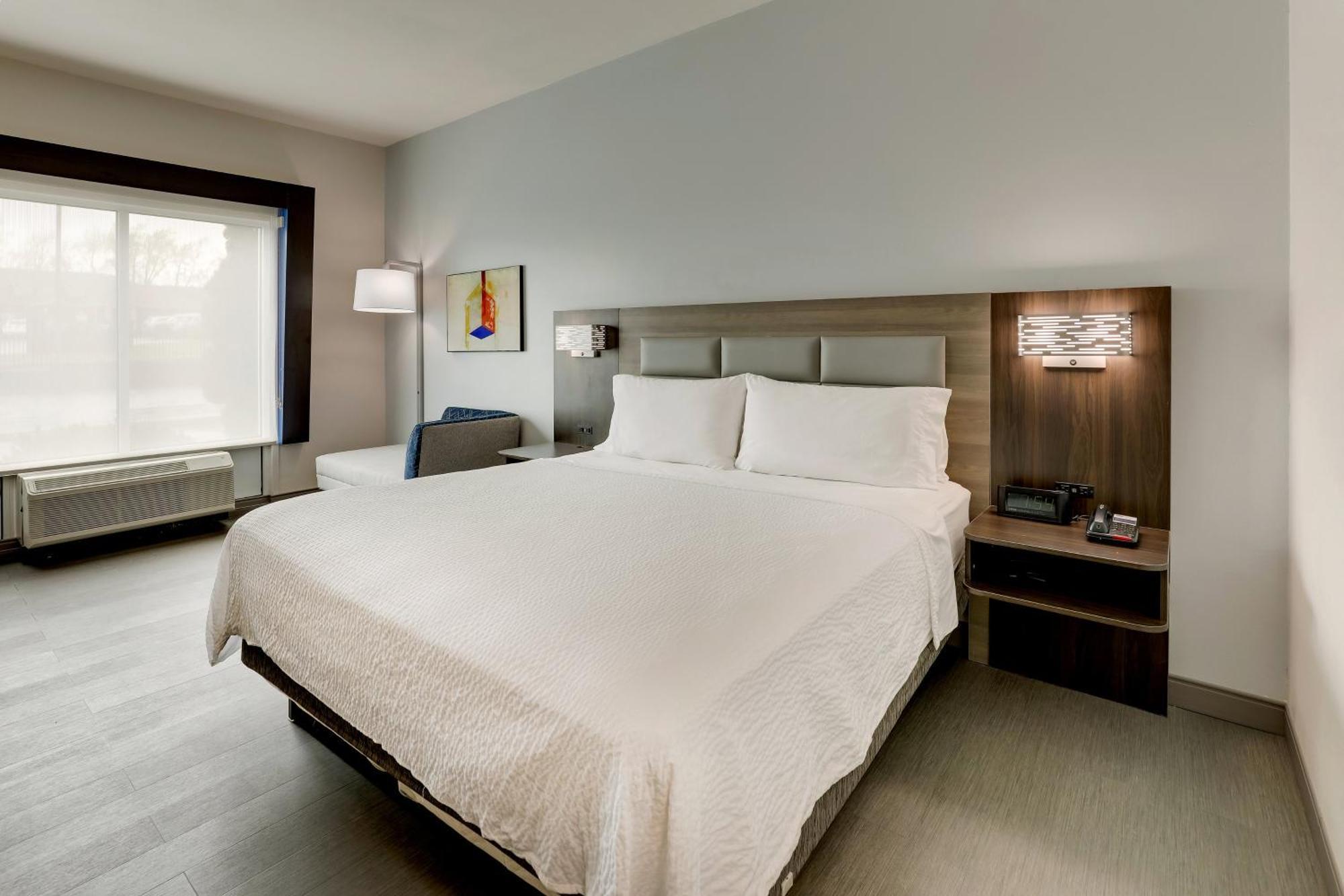 Hotel Express & By Ihg
