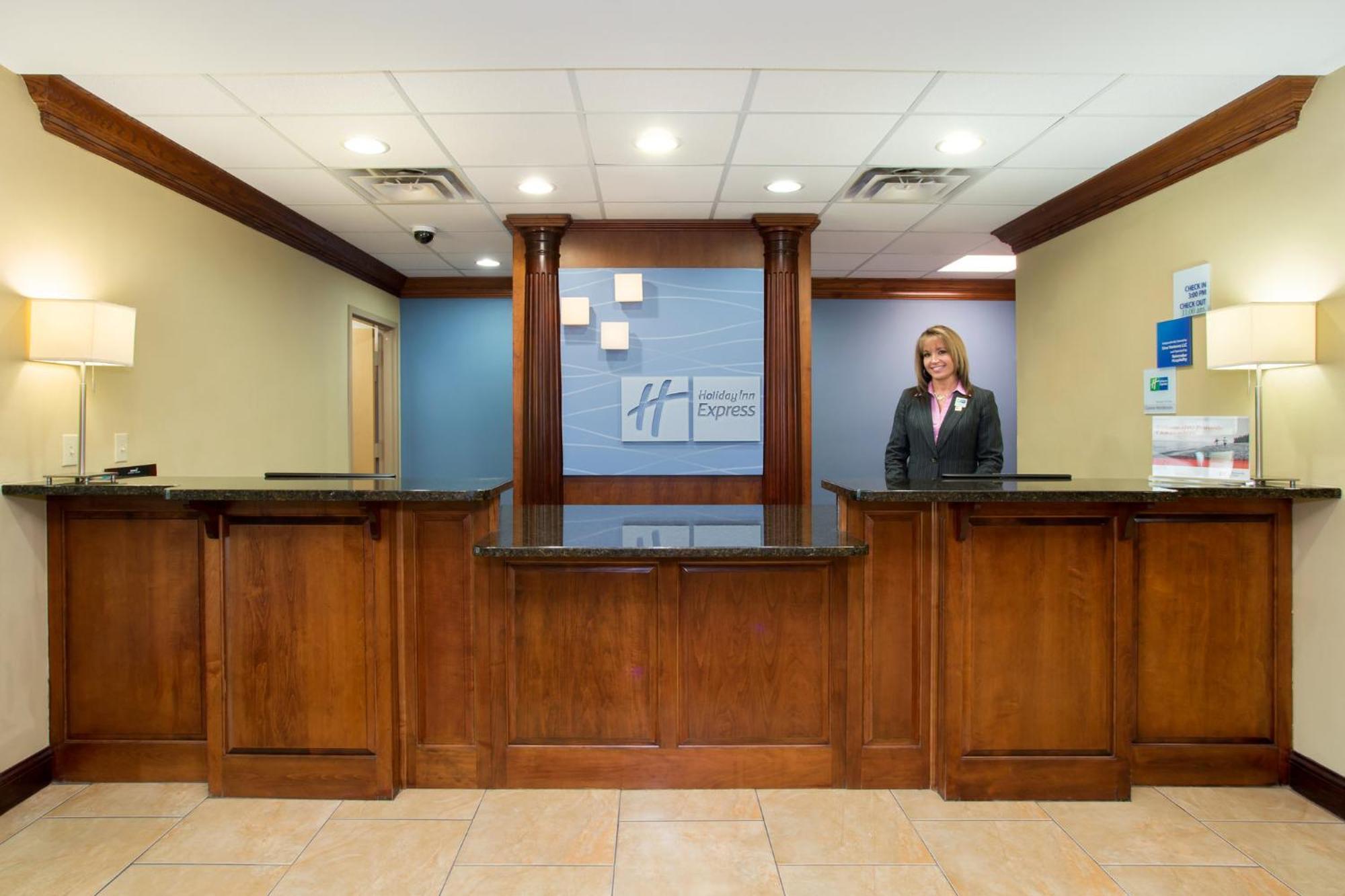 Express & By Ihg 2* Richmond
