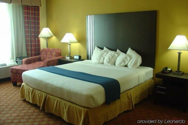Hotel Express & By Ihg